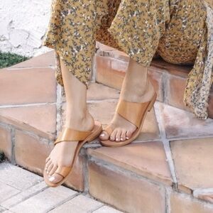 Cocobelle Aria Leather Sandals Size 7.5, EUC